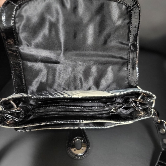 London Fog Purse - Shoulder Bag or Crossbody - Picture 10 of 11